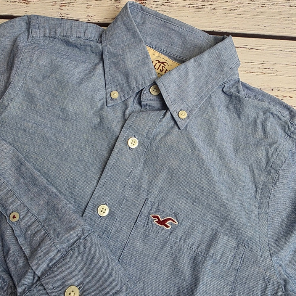 Hollister Men Small Button Down Chambray Shirt Blue Long Sleeve Cotton Logo Spot